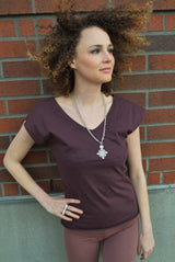 Organic cotton V-tee with front and back V neck - plain organic cotton t-shirt - the perfect layer!
