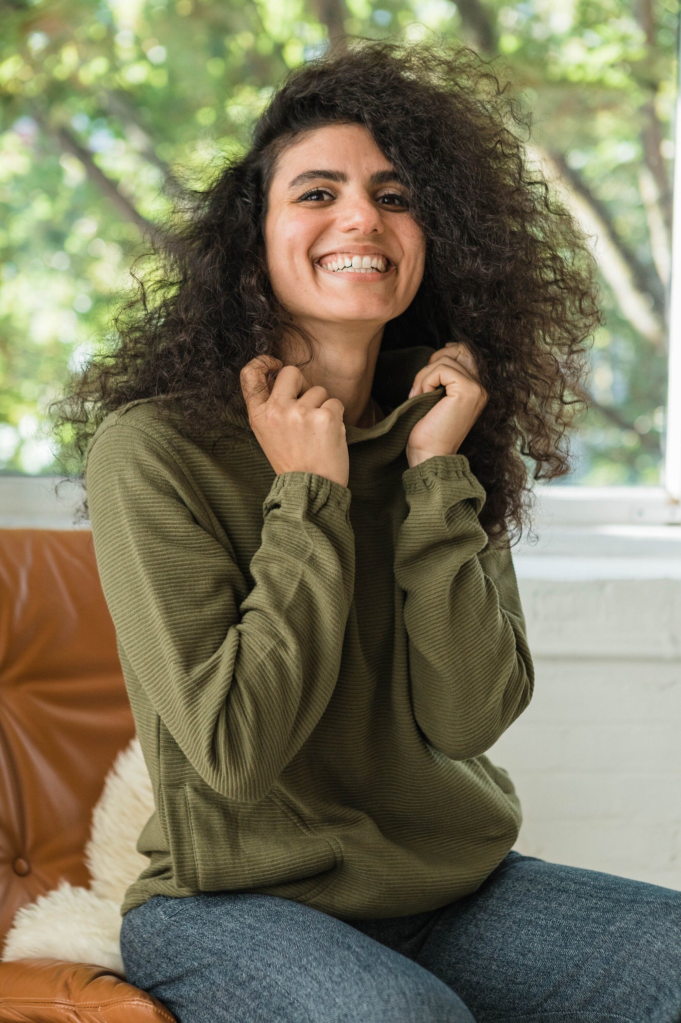 Viajera Sweater - High neck with pockets made from 100% organic cotton - full sleeve