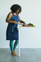 Stonewashed Denim Apron - Jean kitchenware - Organic cotton indigo dyed denim crossback apron with big pockets