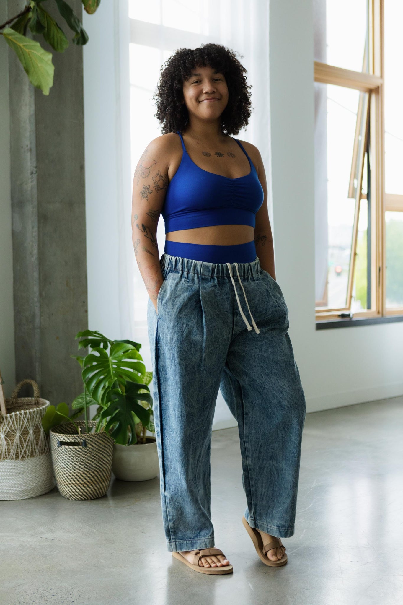 Jeans Número 2 - Wide leg organic cotton jeans with elastic waist and drawstring
