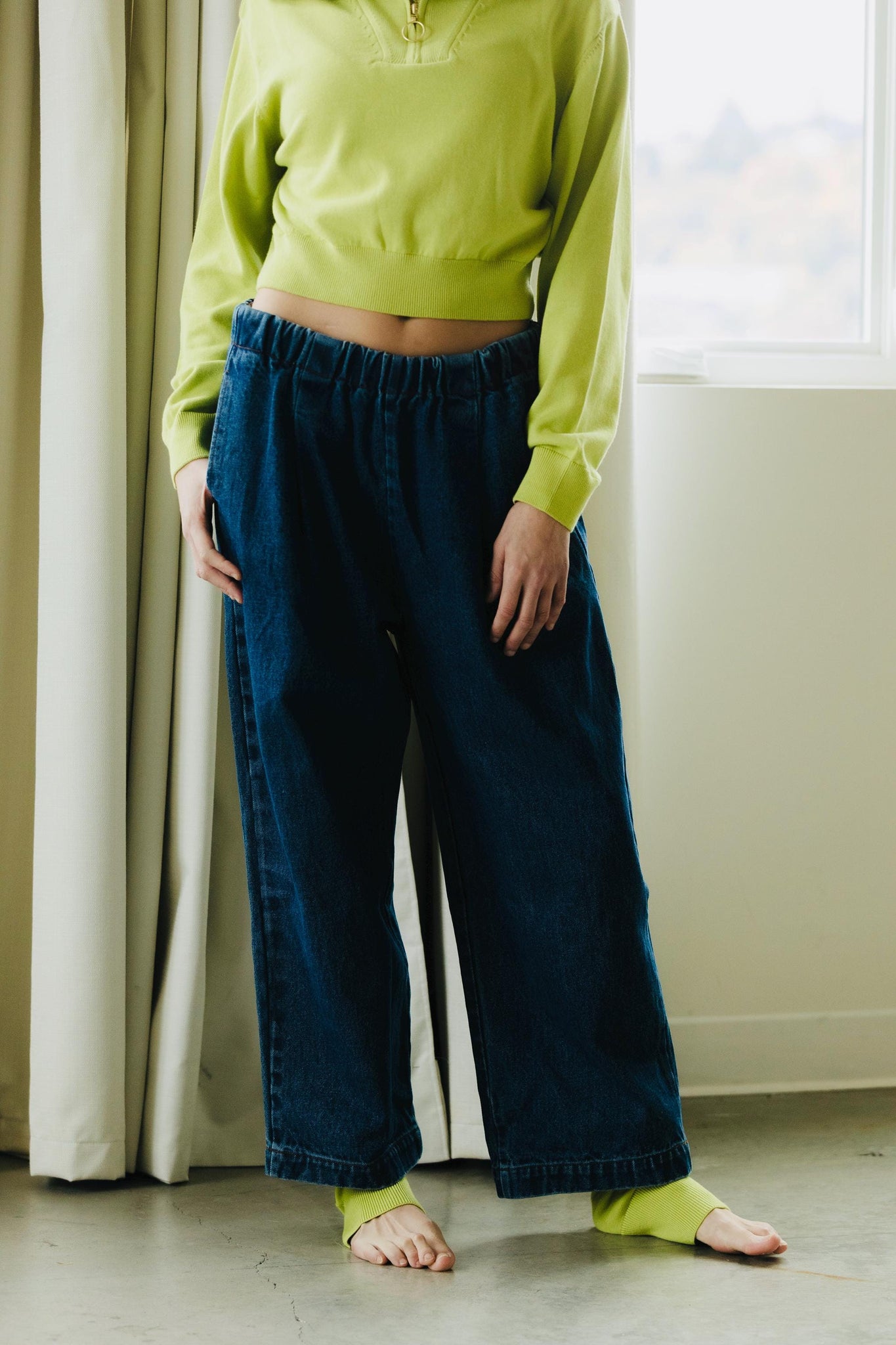 Jeans Número 2 - Wide leg organic cotton jeans with elastic waist and drawstring